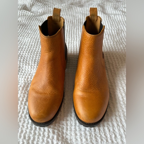 Duluth Trading Co Lifetime Leather Chelsea Boots 8 - Picture 5 of 9